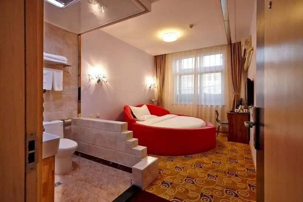 Super 8 Hotel Jinan Railway Station Square