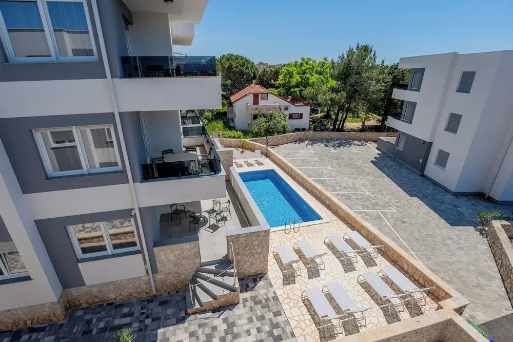 Meridian Pool Residences