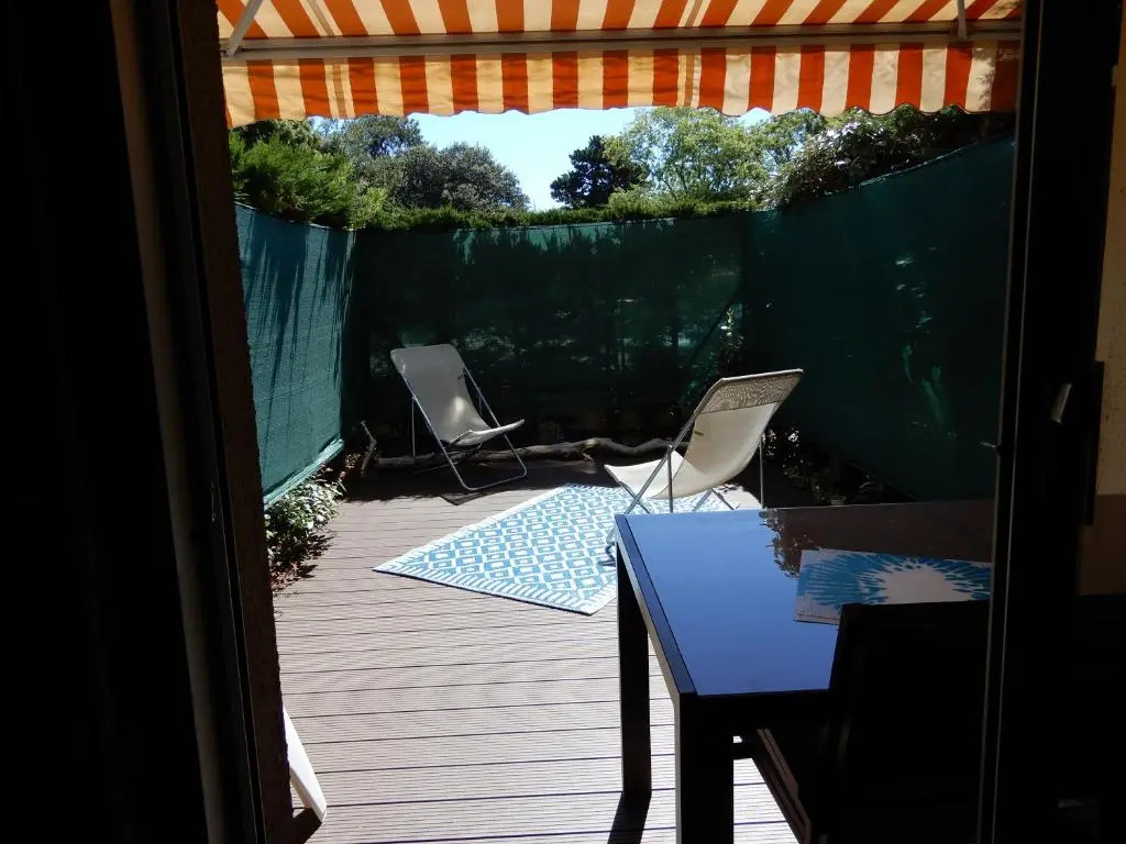 Studio Cabine avec Terrasse proche Plage C208