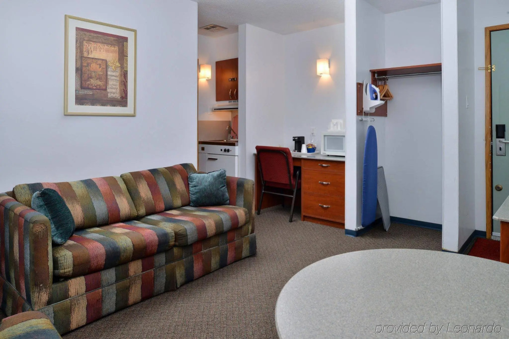Canadas Best Value Inn & Suites - Lethbridge