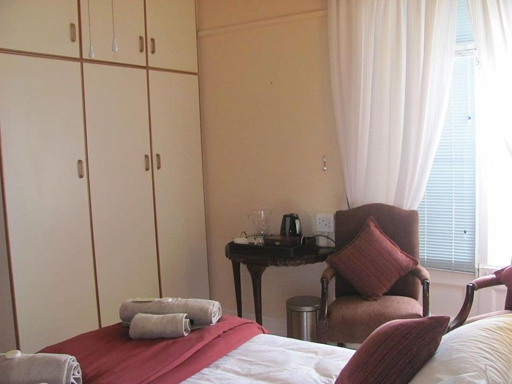 Stellar Dust Guest House