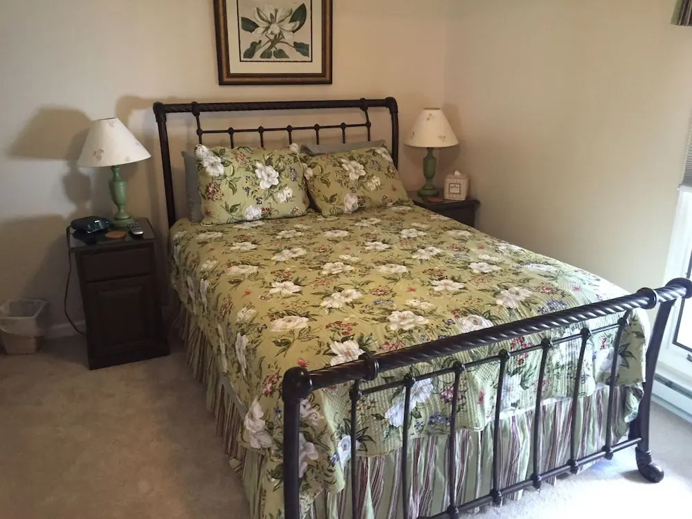 Royal Oak 111 2 Bedrooms 2 Bathrooms Condo