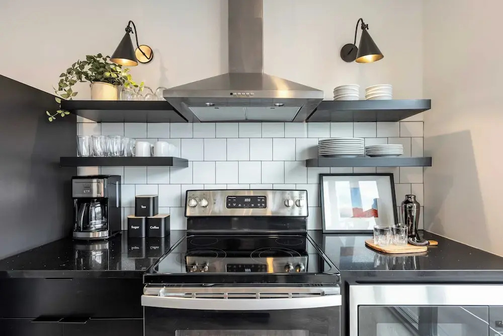 Dual Bachelor Pads w/ Rooftop Lounge & Games Sleeps 26 5 Min to Broadway