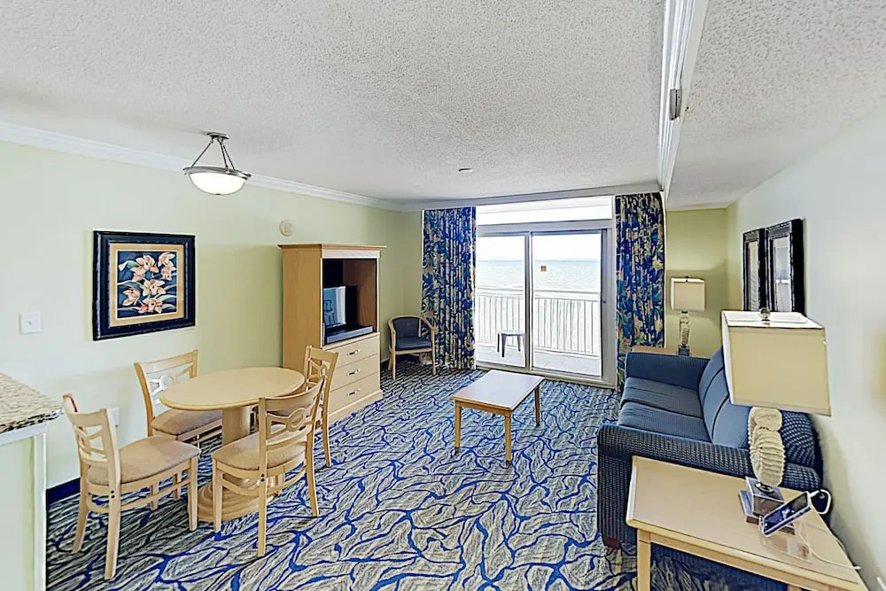 New Listing! Oceanfront W/ Balcony & Pools 1 Bedroom Condo