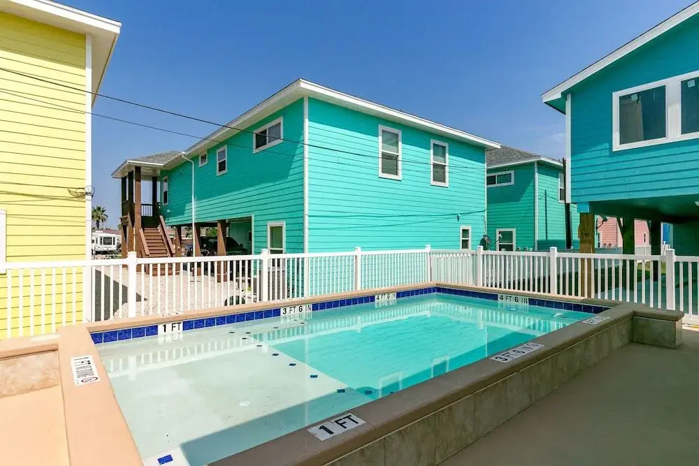 Fluorescent Home 516 by RedAwning