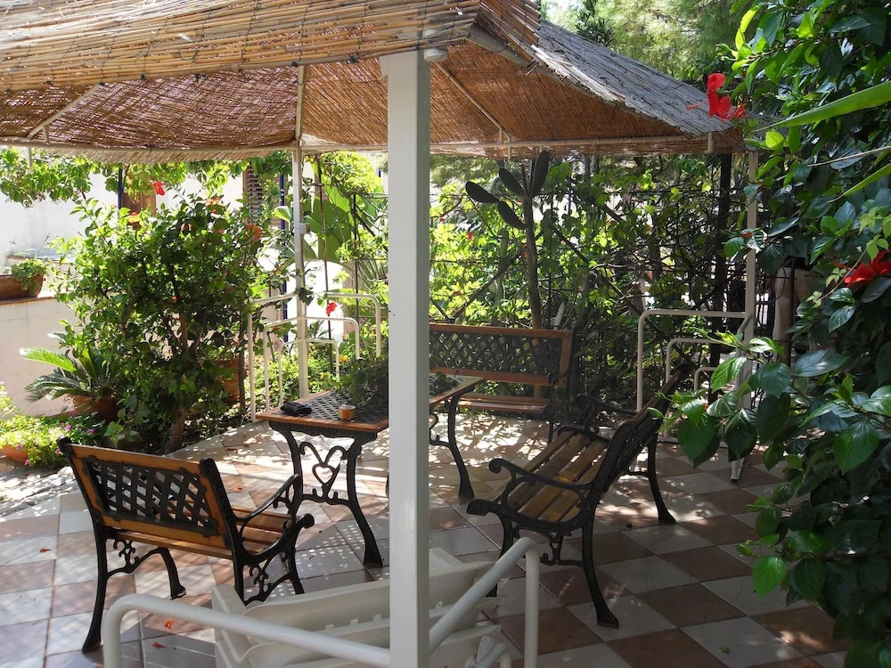 Two Room Apartment Near the Beach 2