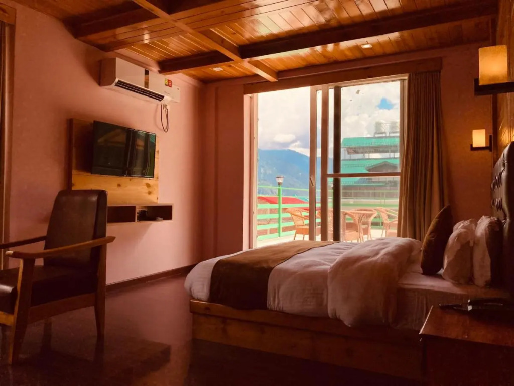 Vista Resort Near Mall Road Manali - Centrally Heated & Air Cooled