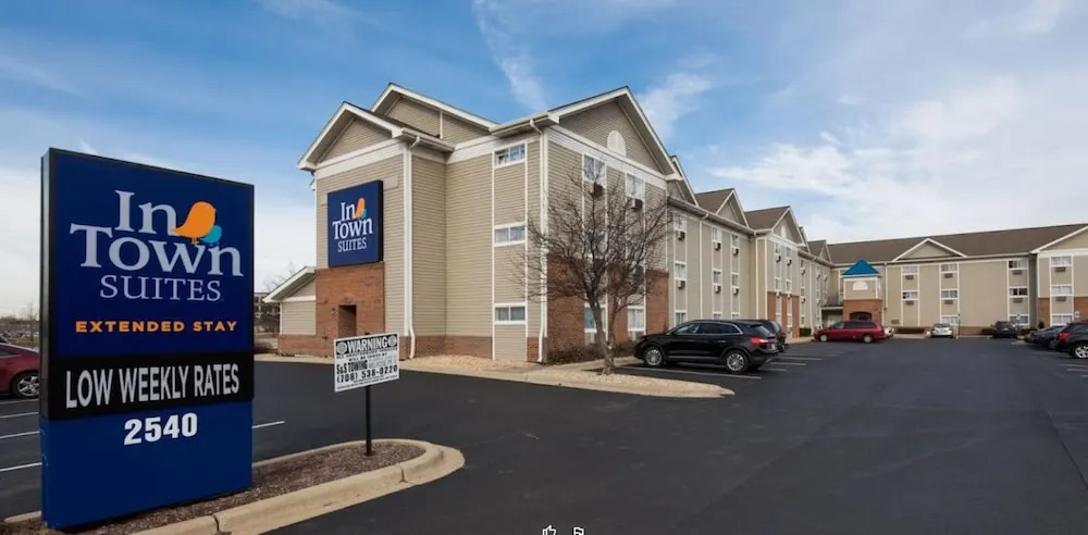 InTown Suites Extended Stay Chicago IL - Downers Grove