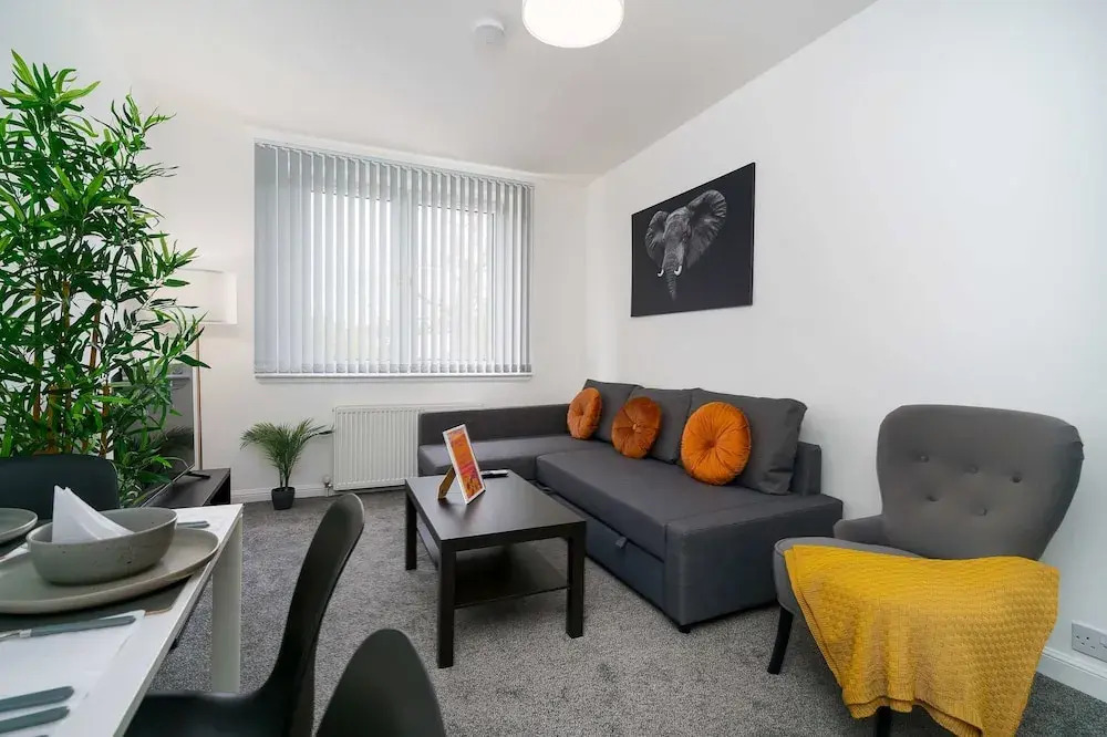 Free Parking - 2 Bedroom Flat