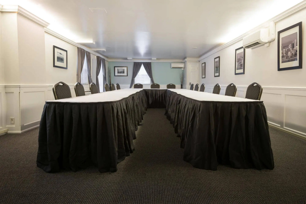 Shadyside Inn All Suites Hotel