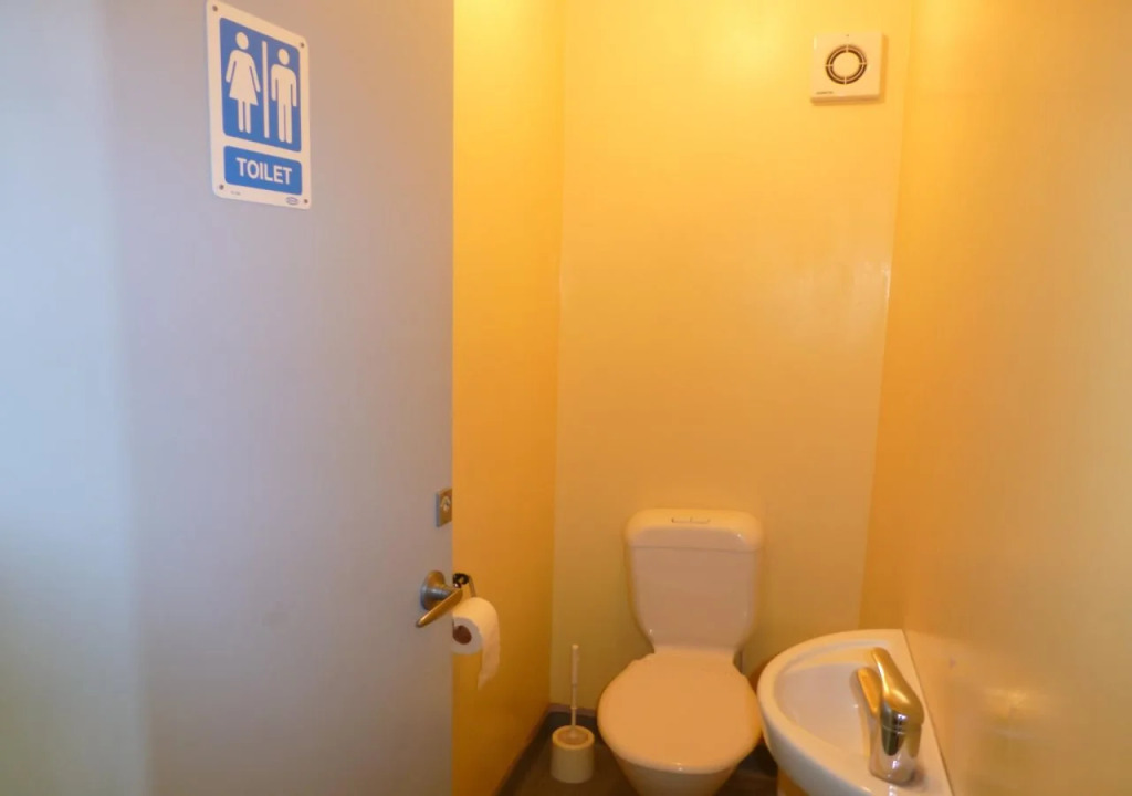 Racecourse Backpackers Hostel