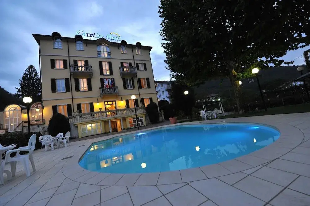Caroline Hotel