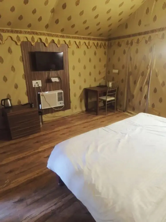 Quila Camps and Resort, Burja