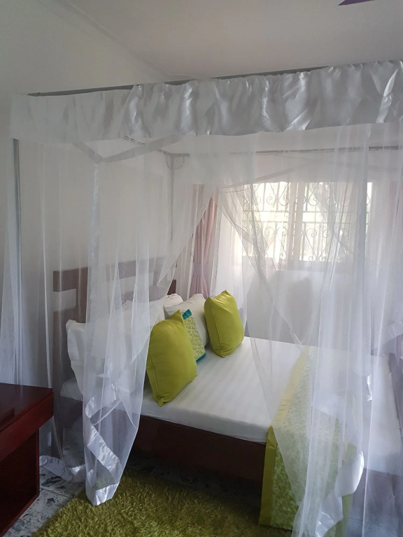 Sheevy"s Bed N Breakfast