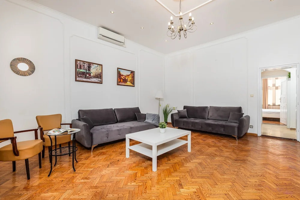 Real Apartments Andrassy