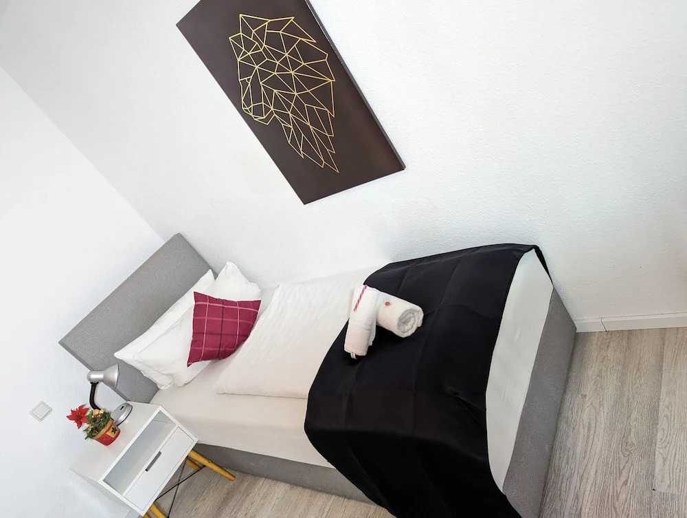 Room in Guest Room - Single Room in City Hotel in the Centre of Rastatt