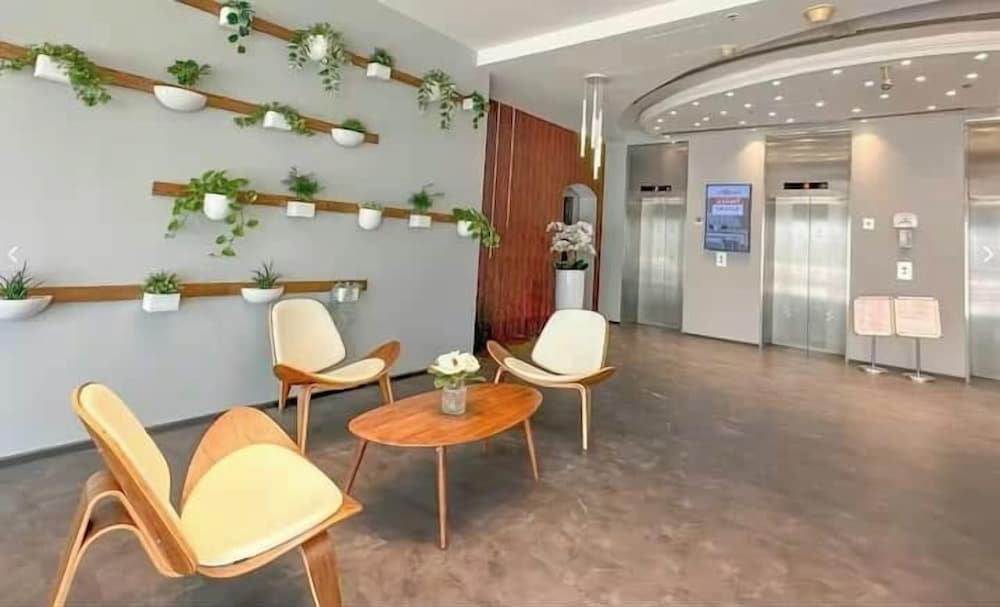 Vogue | Marina Diamond near Marina Mall | JBR