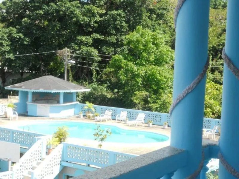 Cotton Tree Hotel