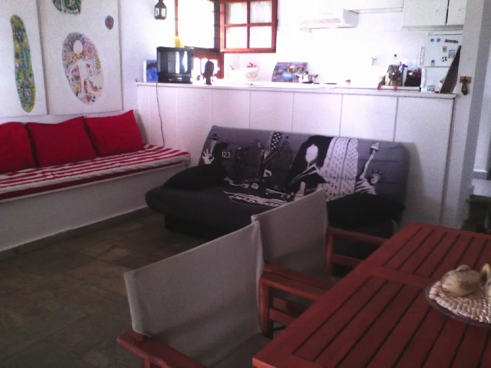 Agrelia House