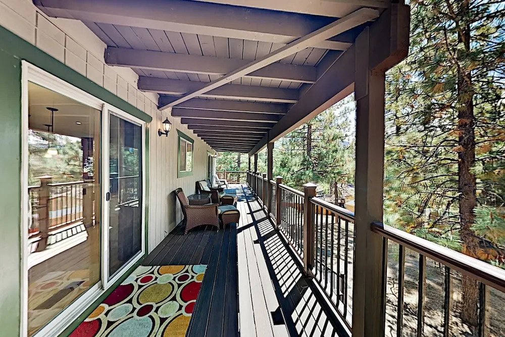 Expansive 7br W/ Hot Tub & Game Room 7 Bedroom Home