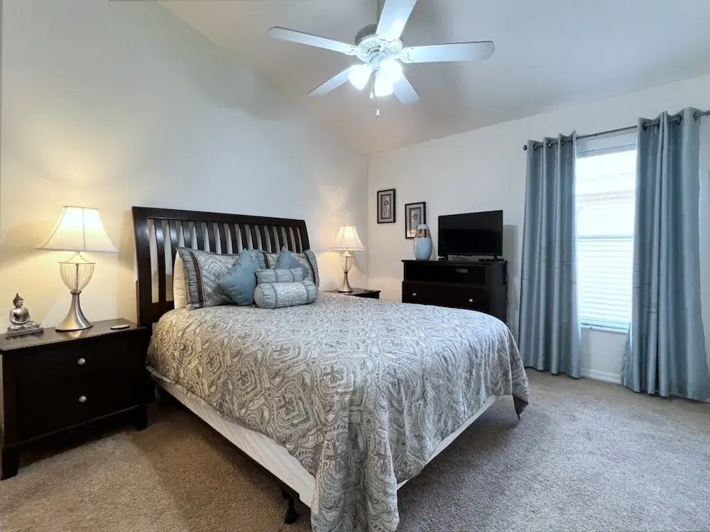 Cozy 4 Bed 3 Bath Pool Hm with Game Room-4450NP
