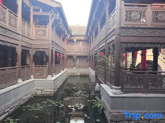 Qilai Manor Hotel (Lizhuang Ancient Town)