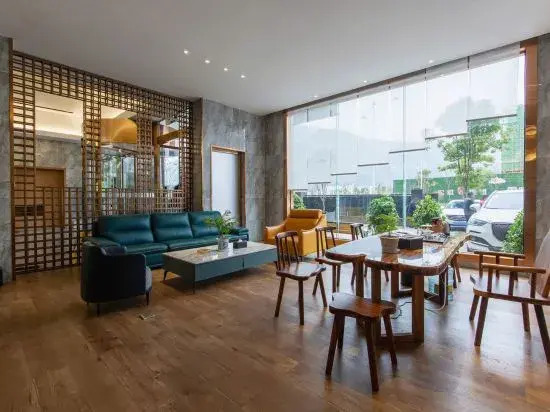 New Bingkai International Hotel (Wetland Park Yellowstone North Station)