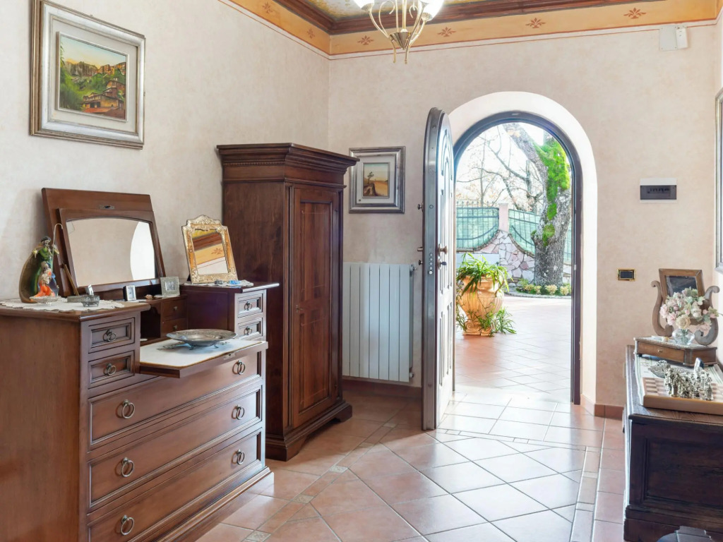 Villa in Tagliacozzo with Pool and Nature