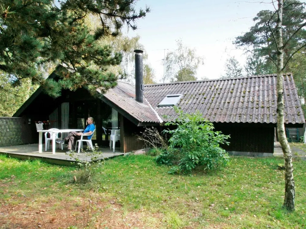 Cozy Holiday Home in Væggerløse Near Sea