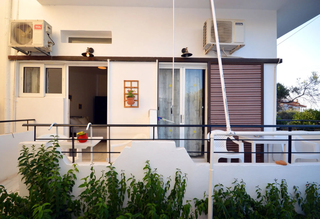 Koukounari Rooms