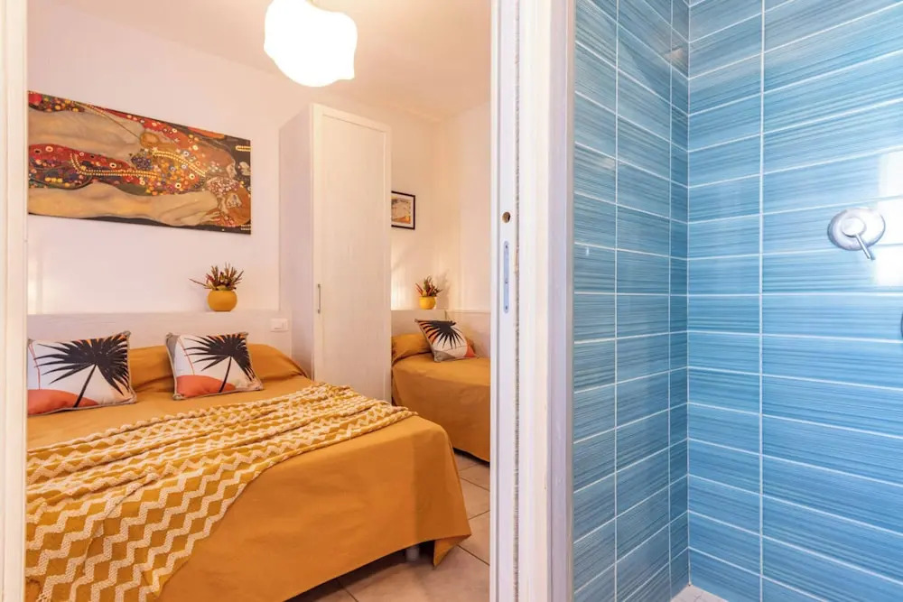 Pool View Apartment With Private Enclosed Garden