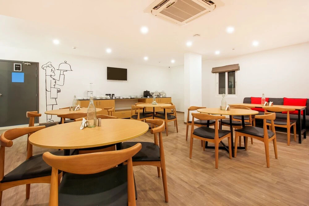 OYO Townhouse 164 Near ESI HOSPITAL