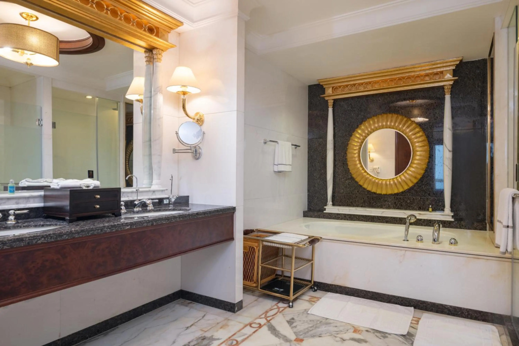 Regal Palace Hotel