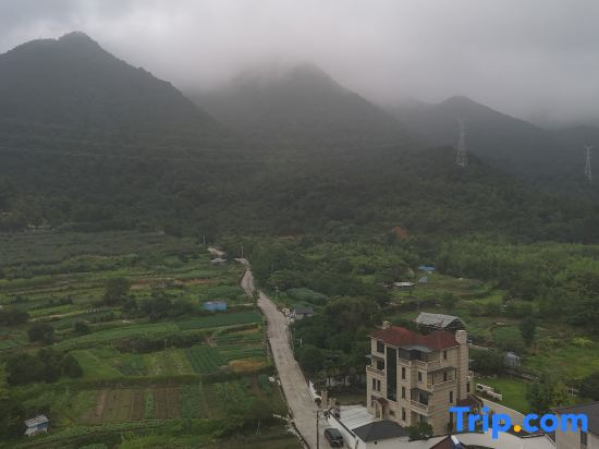 Tonglu · Yishan Jianshu · Pool & Courtyard Holiday Mountain Residence (National Forest Park Branch)