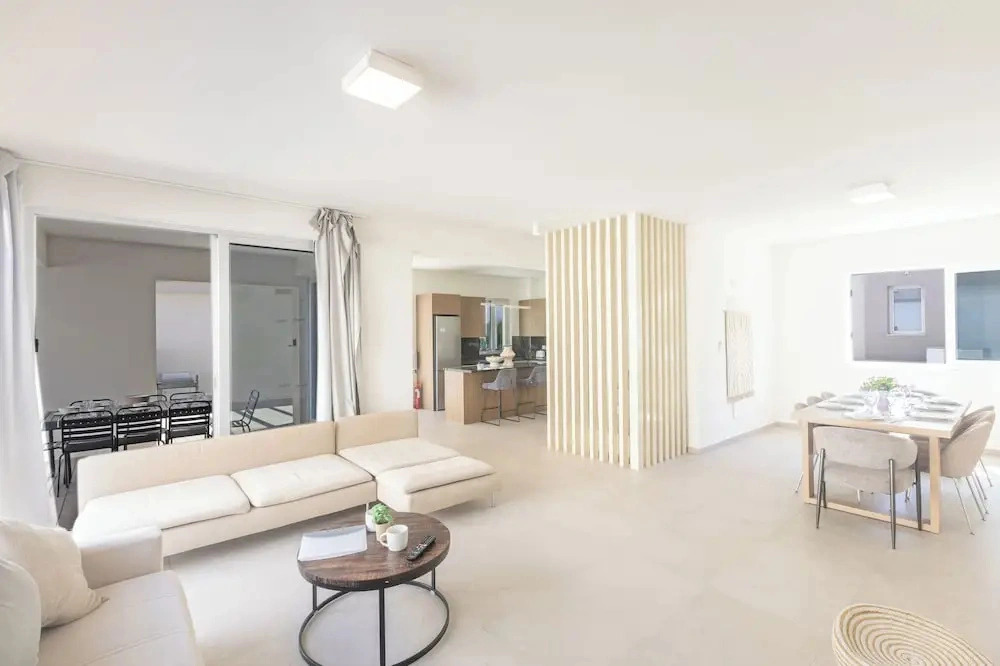 4 Bed Villa With Private Pool - Brand new