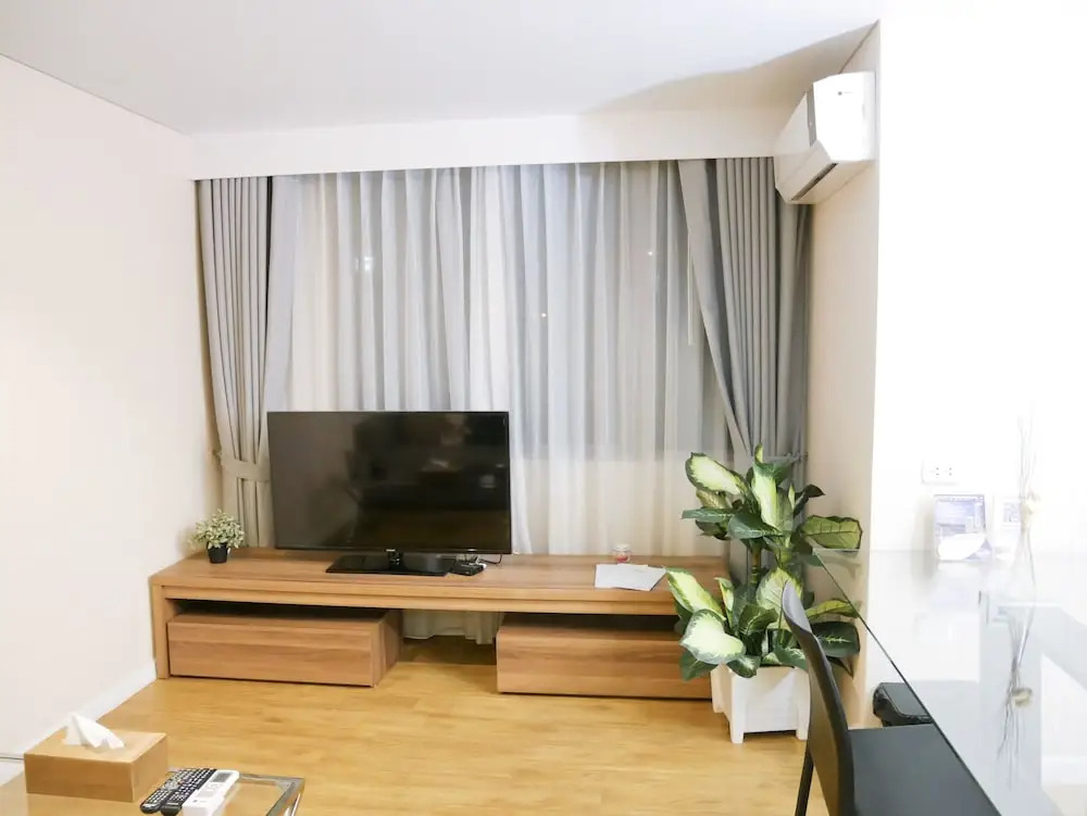 Апартаменты Locals Sathorn Siamese Nang Linchee