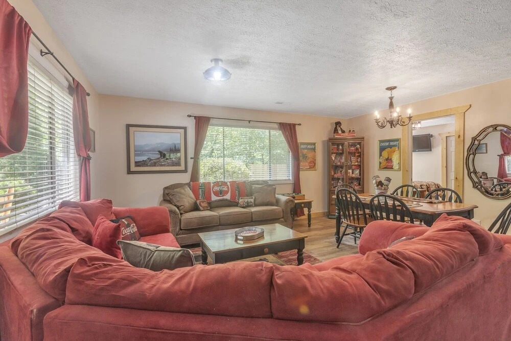 Thirsty Bear Den - Relaxing Pet Friendly Cabin In Gatlinburg 3 Bedroom Home by Redawning