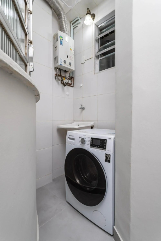 Lançamento, APT com 2 SUÍTES na QUADRA da PRAIA