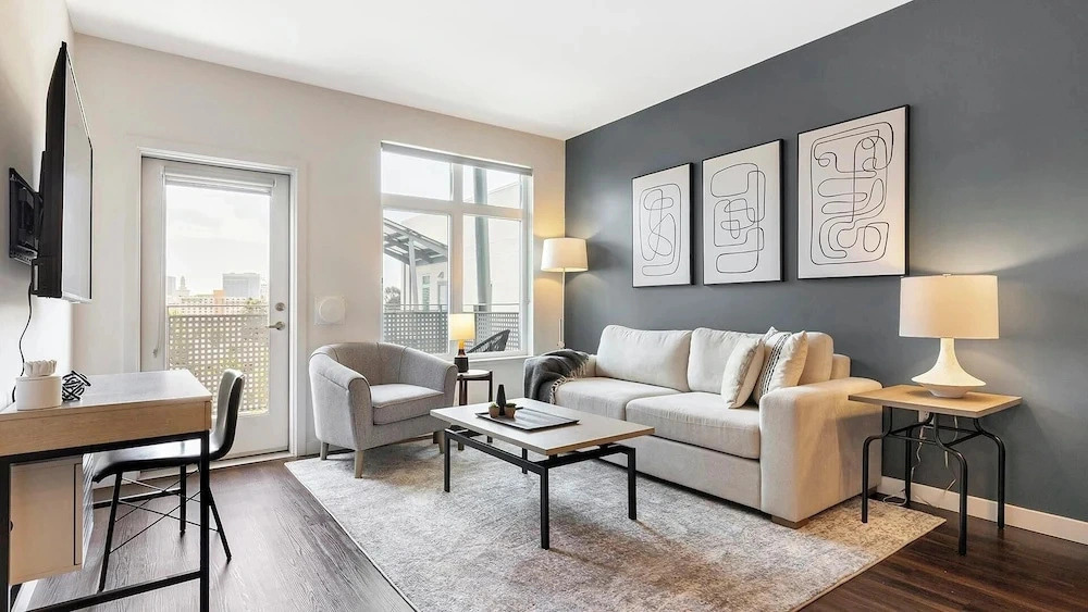 Landing Apartments near Charlotte Center City