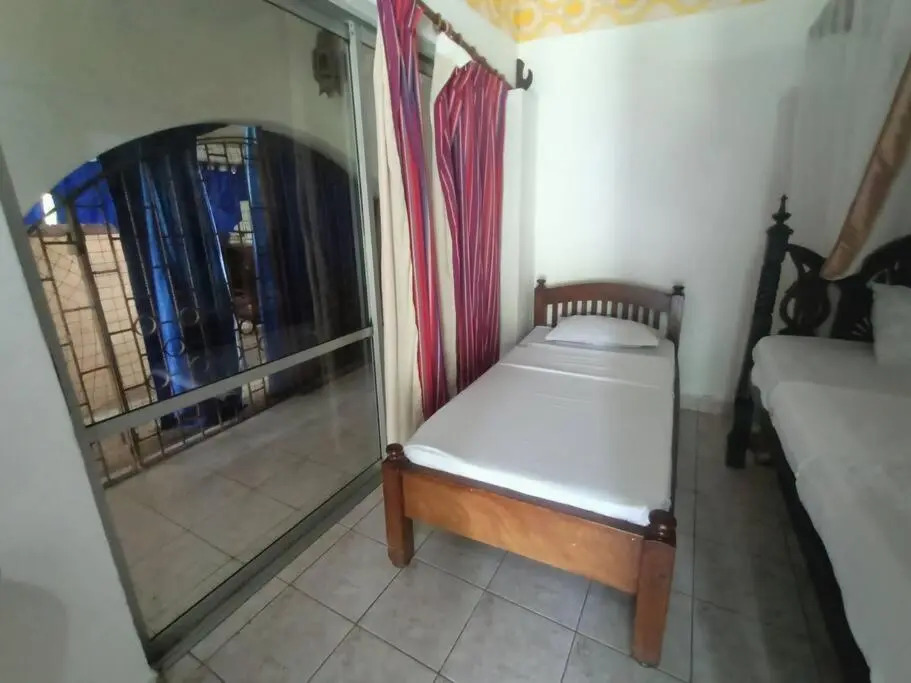 Kivulini House Diani 5 bedroom with pool