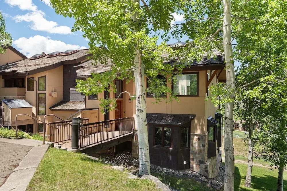 Timeless Ski-in/ski-out Snowmass Mountain Townhome by The Woodrun V Townhouses by RedAwning