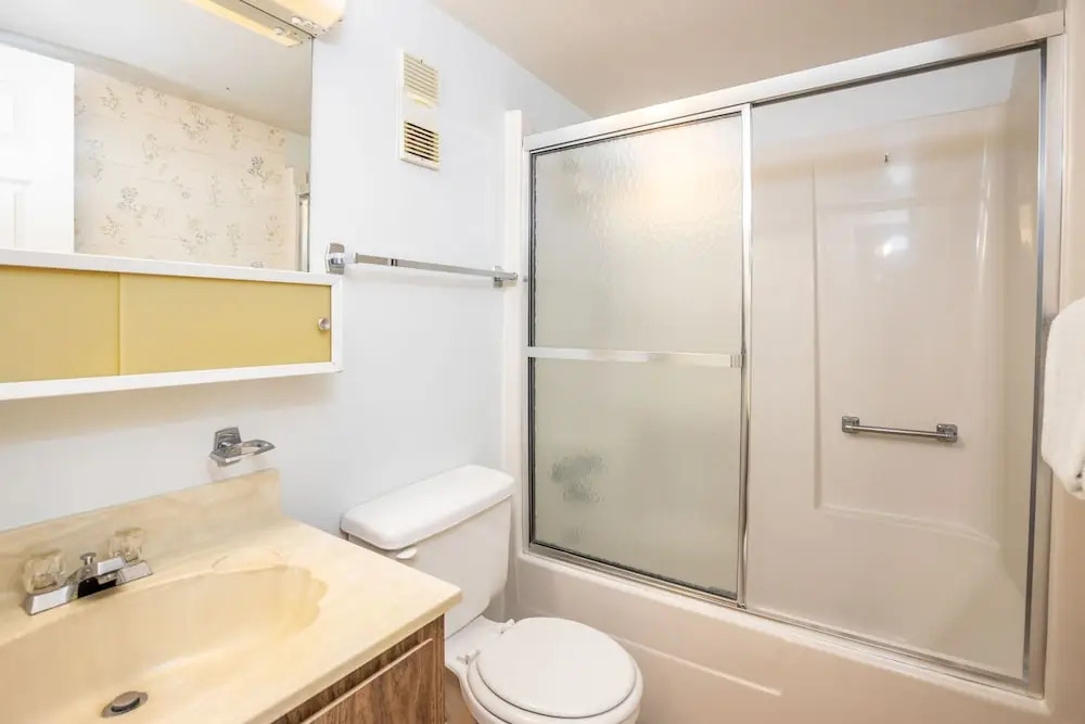 604 Ponce de Leon - 2 Br Condo