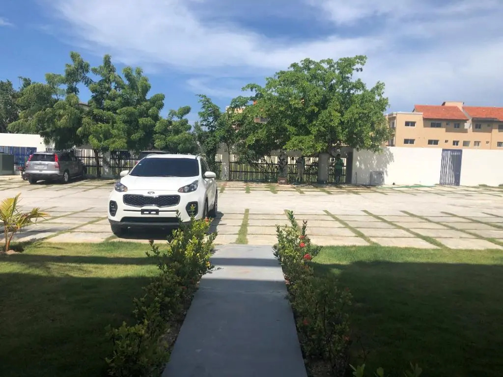 Relaxing 2 Bedroom Ocean View with Pool Close to the Beach
