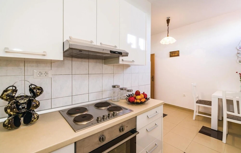 Stunning Home in Debeljak With Wifi and 6 Bedrooms