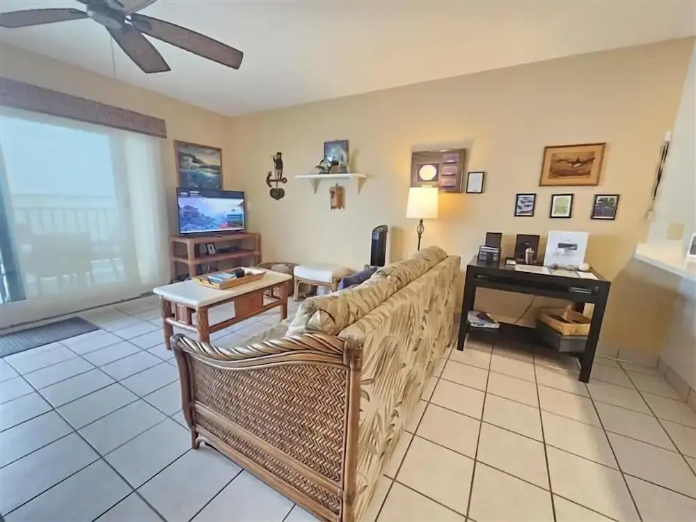 Sea Village #4210 Ocean Front Lanai!