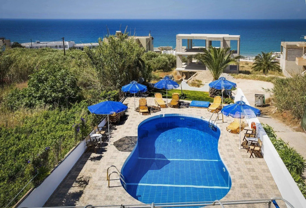 Helios Studios & Apartments
