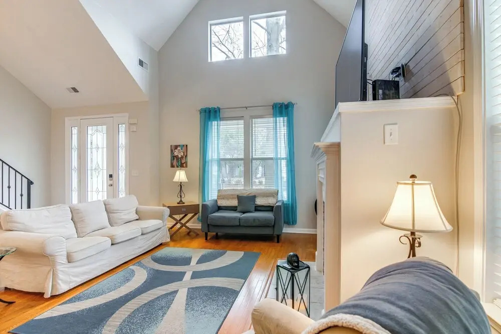 3 Mi to Dtwn Memphis: Charming Family Home