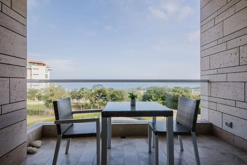 3-bedroom Apartment With Ocean Views in Baru