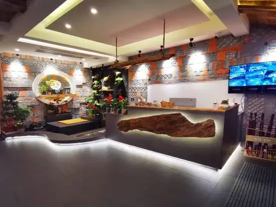 Dali Luozhu Art Inn