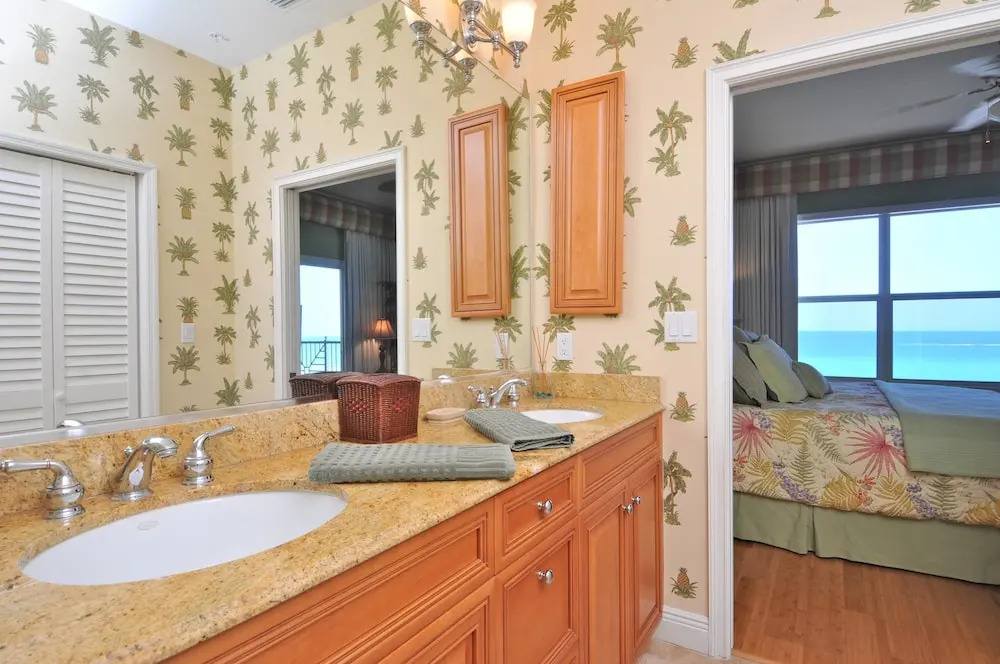 Direct Beach Front Apartment 3